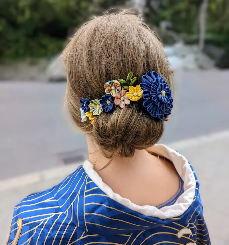 Kanzashi Haarschmuck aus antikem Kimono